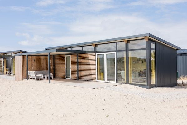 Buitenkant - Chic Sea Lodge vlakbij het strand in Hollum (3)