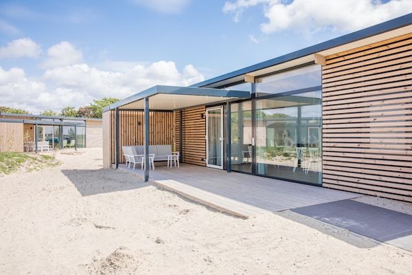 Buitenkant - Comfortabele lodge vlakbij het strand in Hollum (5)