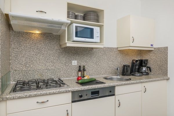 Keuken - Huis in Volendam bij de Marina in Volendam (4)