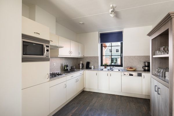 Keuken - Huis in Volendam bij de Marina in Volendam (3)