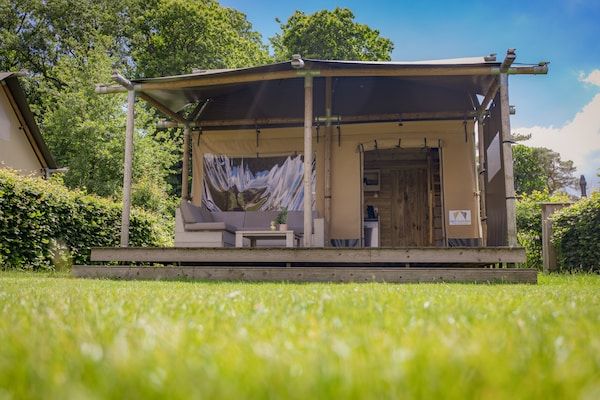 Buitenkant - Safaritent in Nederland met luxe voorzieningen in Voorthuizen (4)