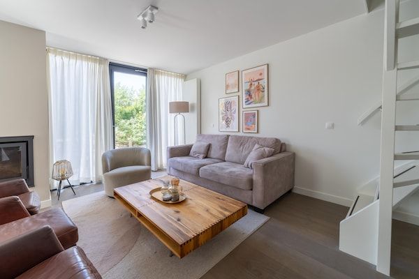 Woonkamer - Villa in Egmond bij Strand & Molen in Egmond aan den Hoef (2)
