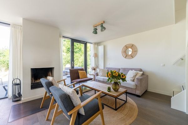 Woonkamer - Vakantiehuis Waterland voor zes personen in Egmond aan den Hoef (2)