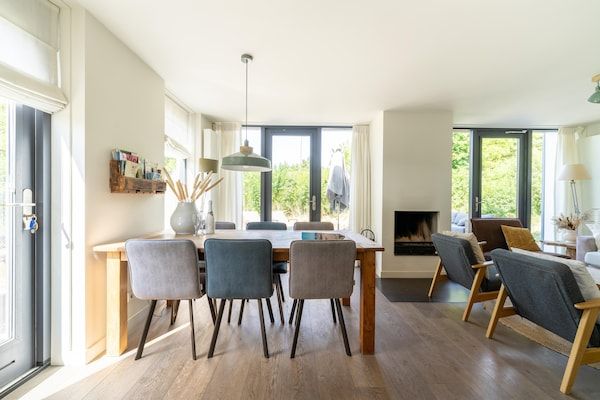 Eetkamer - Vakantiehuis Waterland voor zes personen in Egmond aan den Hoef (3)