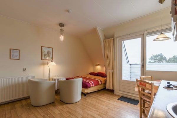 Woonkamer - Appartement in Bergen bij Strand in Bergen aan Zee (5)