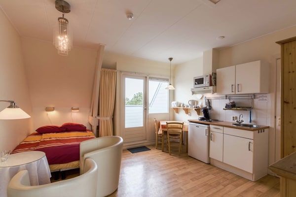 Woonkamer - Appartement in Bergen bij Strand in Bergen aan Zee (4)