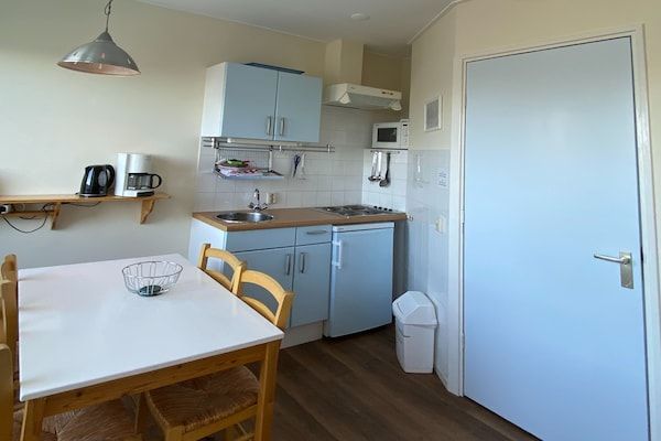 Keuken - Verblijf in Bergen aan Zee in Bergen aan Zee (3)