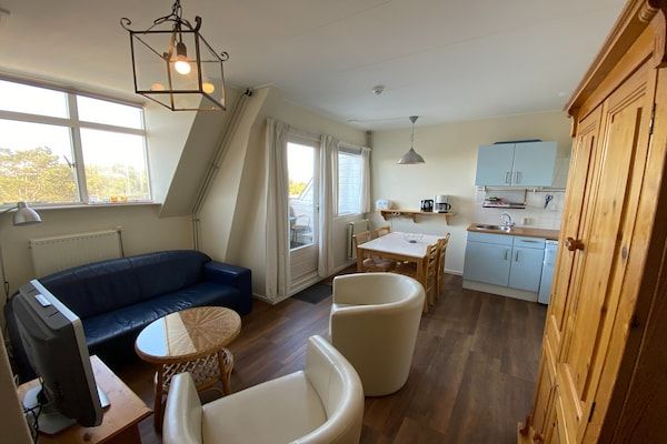 Woonkamer - Verblijf in Bergen aan Zee in Bergen aan Zee (1)