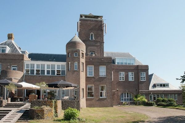 Buitenkant - Tijdloze charme en gezellig verblijf in Bergen aan zee (5)