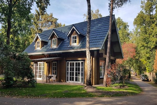 Buitenkant - Ruim verblijf nabij de Veluwe in Hoenderloo (1)