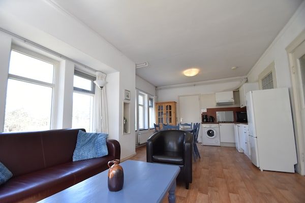 Woonkamer - Vakantiehuis Bergen bij Strand & Duinen in Bergen aan Zee (4)