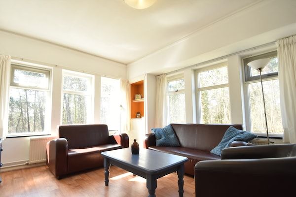 Woonkamer - Vakantiehuis Bergen bij Strand & Duinen in Bergen aan Zee (2)