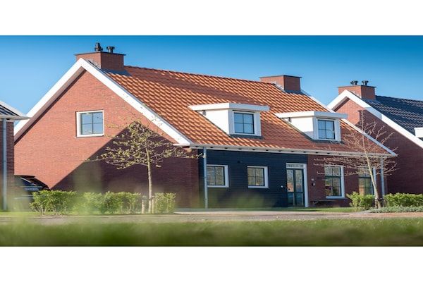 Buitenkant - Villa in Zeeland met Buitenjacuzzi in Colijnsplaat (2)
