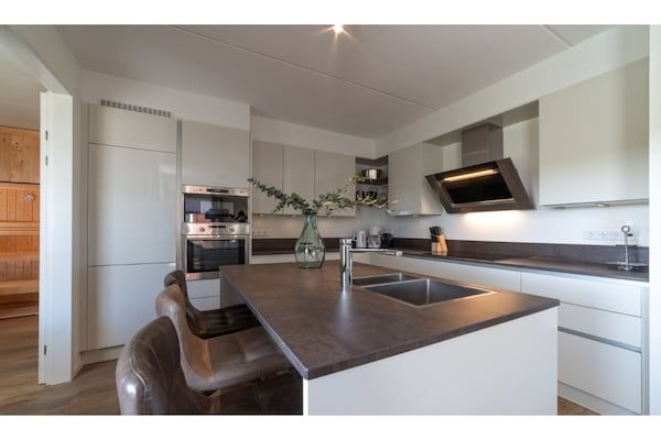 Keuken - Vakantiehuis in Colijnsplaat aan Zee in Colijnsplaat (2)
