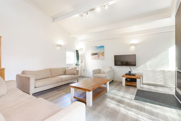 Woonkamer - Duinvilla in Kijkduin met Sauna in Den Haag (2)