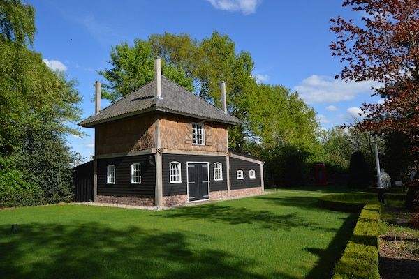 Buitenkant - Gezellig vakantiehuis in Volkel met sauna in Volkel (1)