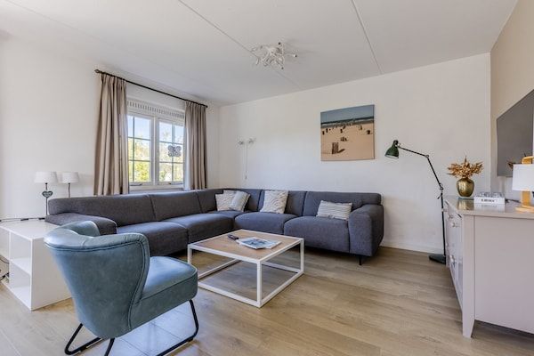 Woonkamer - Villa in Domburg bij Noordzeestrand in Domburg (2)
