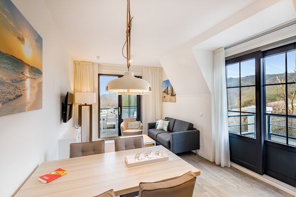Woonkamer - Appartement bij Noordzee Dishoek Strand in Koudekerke (2)