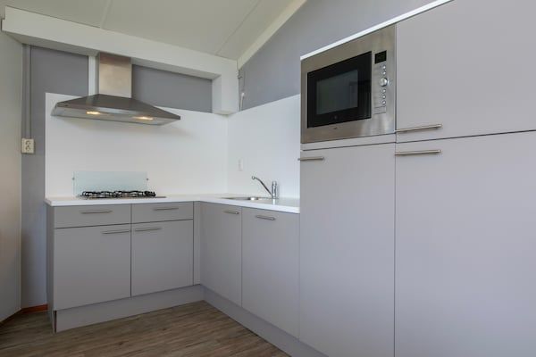 Keuken - Chalet aan de kust met tuin in Domburg (4)