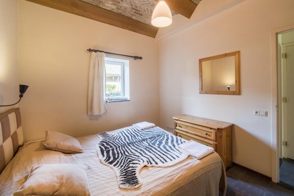 Slaapkamer - Landelijk appartement met uitzicht in Mesch-Eijsden (4)