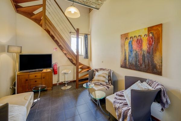 Woonkamer - Appartement in Mesch nabij het stadscentrum in Mesch-Eijsden (2)