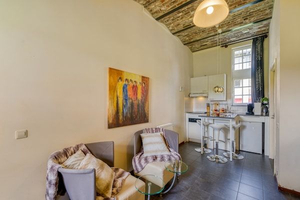 Eetkamer - Appartement in Mesch nabij het stadscentrum in Mesch-Eijsden (3)