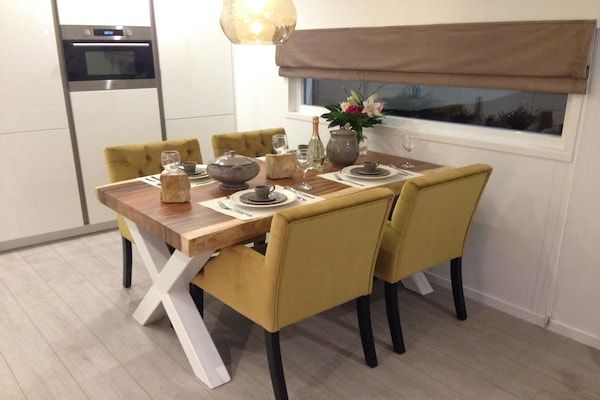 Eetkamer - Chique woning met sauna in Bemelen (5)
