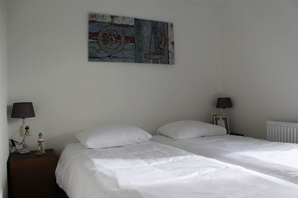 Slaapkamer - Gezellige tuinwoning met open haard in Bemelen (4)