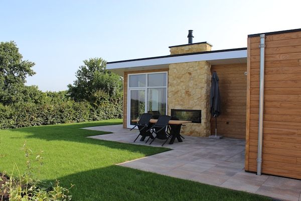 Buitenkant - Gezellige tuinwoning met open haard in Bemelen (1)