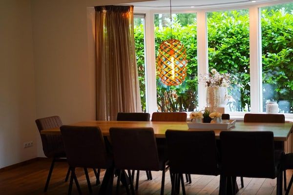 Eetkamer - Ruime villa in Hoenderloo in Hoenderloo (4)