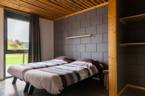 Slaapkamer - Chalet in Nederland met Uitzicht op Weiden in Heeten (4)
