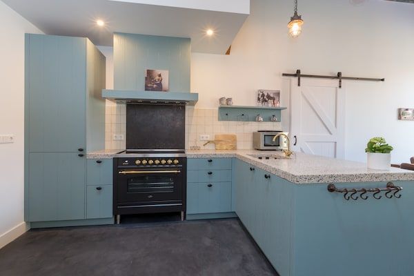 Keuken - Landhuis in Vrouwenpolder bij Strand in Vrouwenpolder (3)
