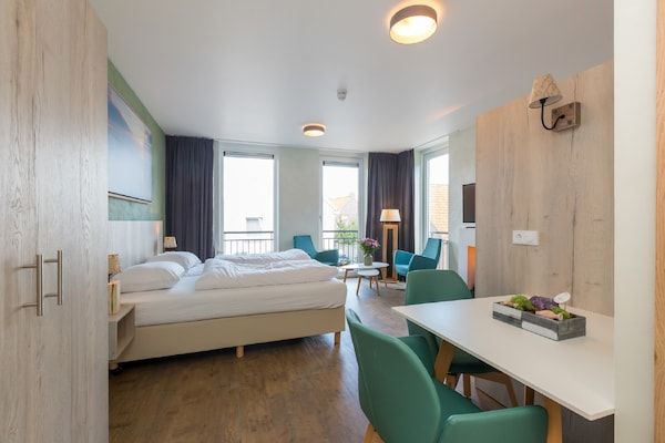 Slaapkamer - Zoutelande Studio + Parkeerplaats in Zoutelande (4)