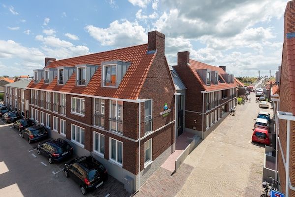 Buitenkant - Zoutelande Studio + Parkeerplaats in Zoutelande (1)