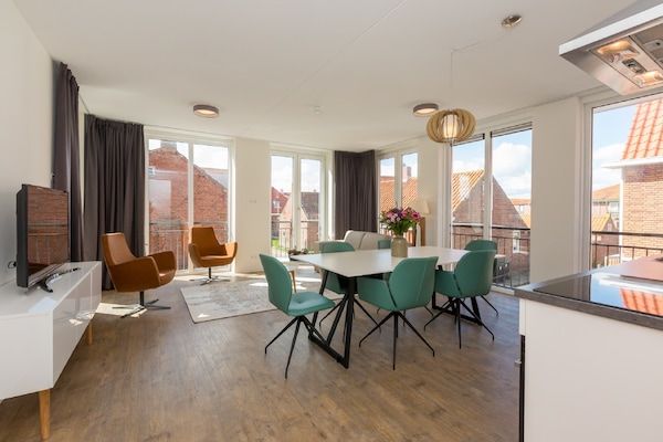 Eetkamer - Appartement in Zoutelande vlakbij het strand in Zoutelande (3)