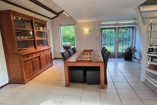 Eetkamer - Ruim vakantiehuis vlakbij met sauna in Garderen (3)