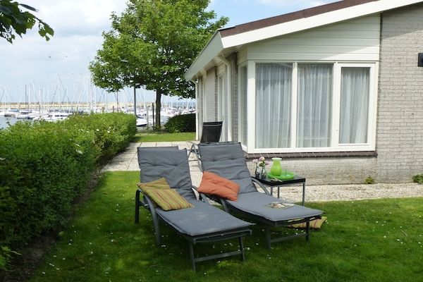 Buitenkant - Vakantiehuis Kamperland bij Strand & Haven in Kamperland (5)