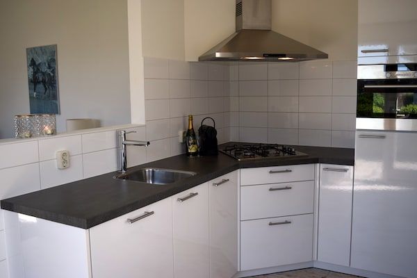 Keuken - Vakantiehuis Kamperland bij Strand & Haven in Kamperland (3)