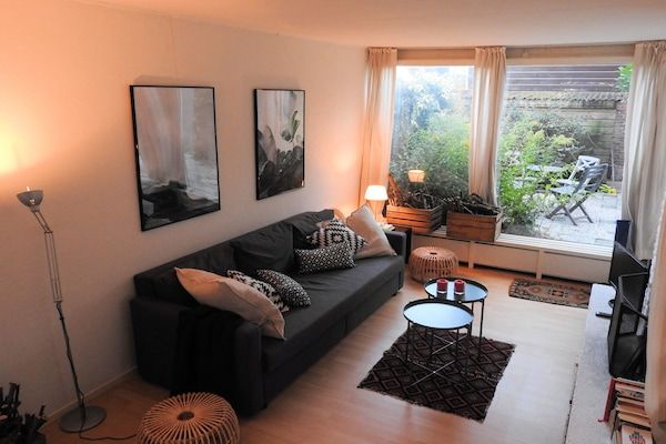 Woonkamer - Vakantiehuis in Noordwijkerhout bij Meer in Noordwijkerhout (1)