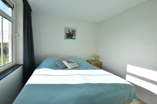 Slaapkamer - Vakantiehuis in Breskens bij Strand in Breskens (2)