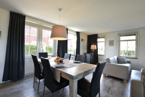 Eetkamer - Vakantiehuis in Breskens bij Strand in Breskens (4)