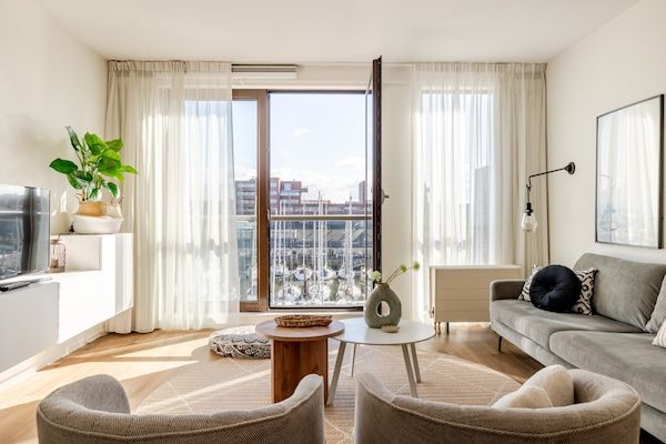 Woonkamer - Stijlvol Verblijf Vlakbij Scheveningen in Scheveningen (4)