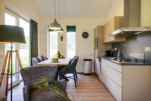 Keuken - Rijtjeshuis bij de Veluwe in Voorthuizen (4)