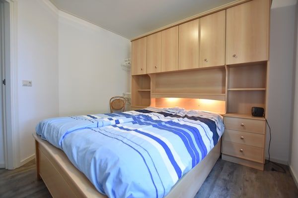 Slaapkamer - Vakantiehuis in Reutum met Bubbelbad in Reutum-Weerselo (4)