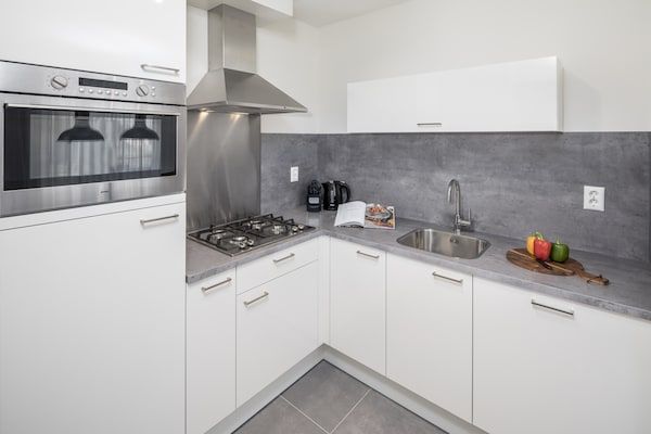 Keuken - Villa bij Nieuwvliet Strand met Sauna in Nieuwvliet-Bad (3)