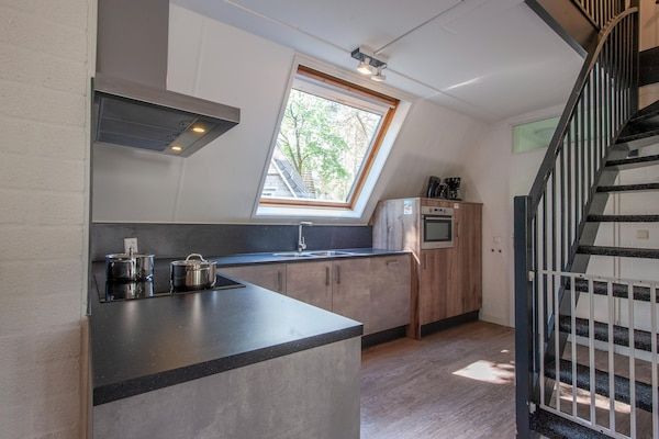 Keuken - Vakantiehuis bij Nationaal Park De Biesbosch in Oosterhout (3)