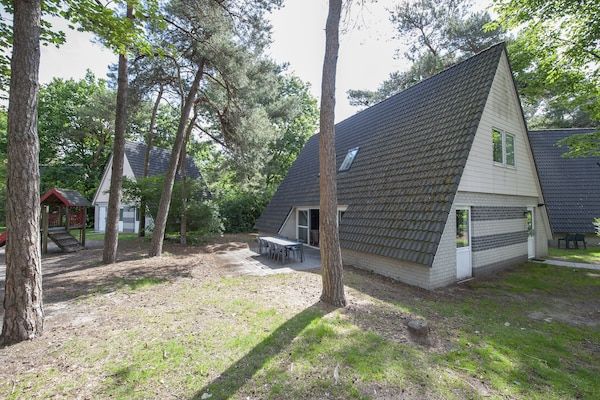 Buitenkant - Vakantiehuis bij Nationaal Park De Biesbosch in Oosterhout (1)