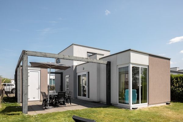 Buitenkant - Stijlvolle bungalow vlakbij het strand in Breskens (1)