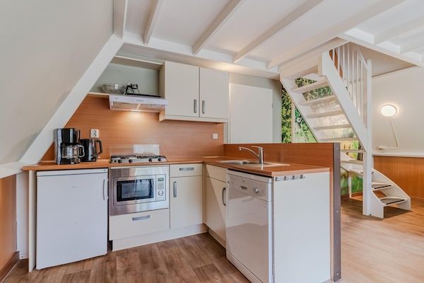 Keuken - Bungalow in Wolfsven bij Natuurgebied in Mierlo (4)