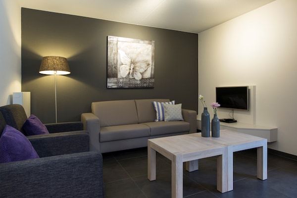 Woonkamer - Luxe villa in Arcen met tuin en zonnestraler in Arcen (2)